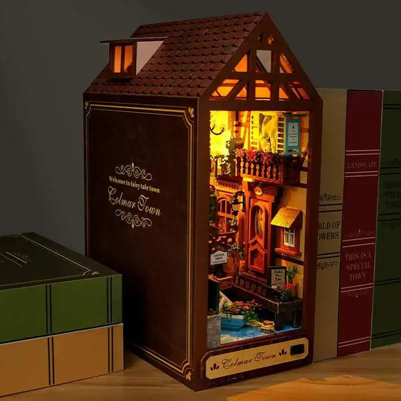 Book Nook Chapelle Romantique – Diorama miniature LED en bois à assembler