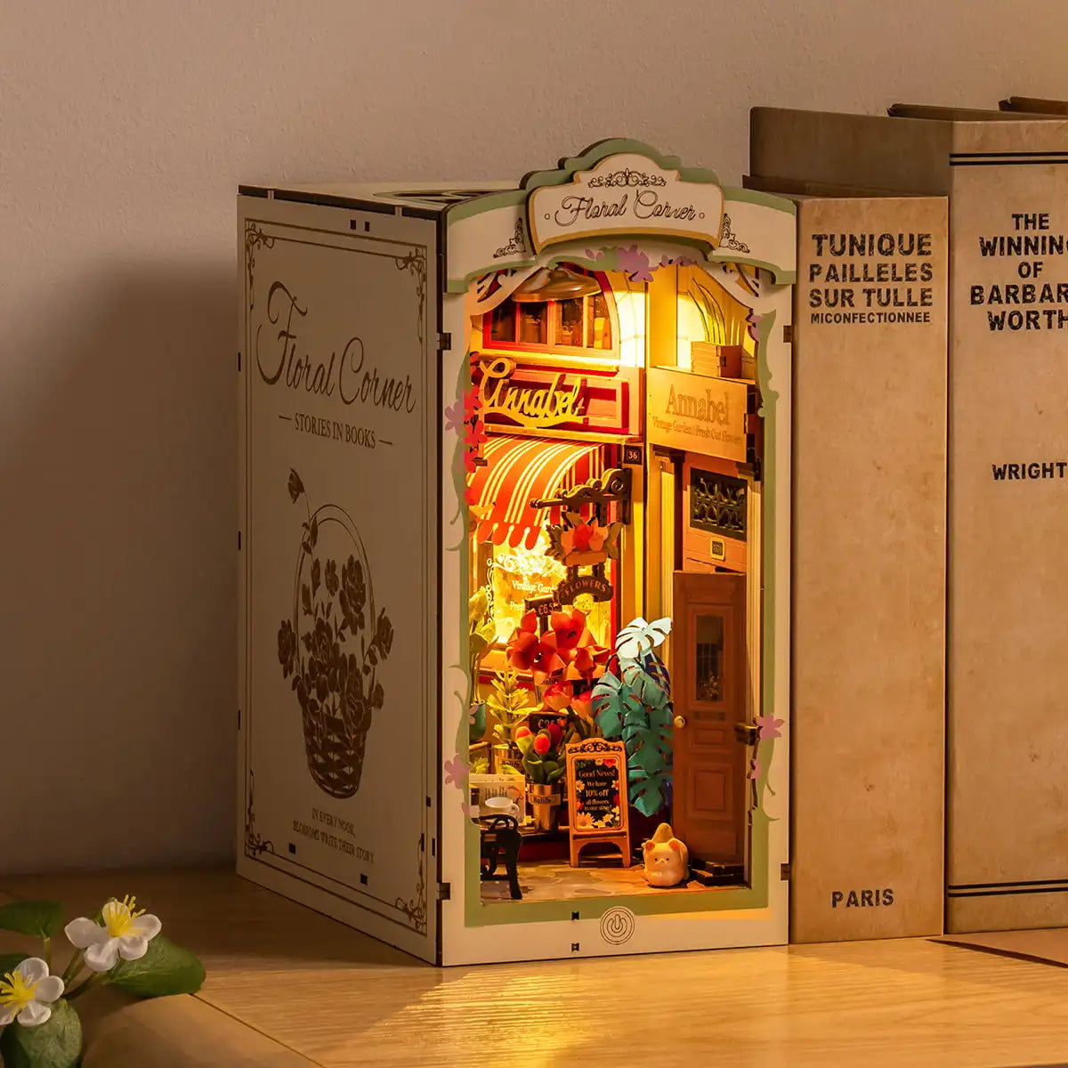 Book Nook Floral Corner – Diorama miniature LED TGB09