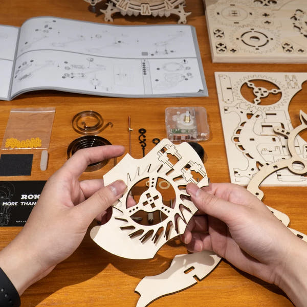 Horloge Hibou mécanique en bois à assembler